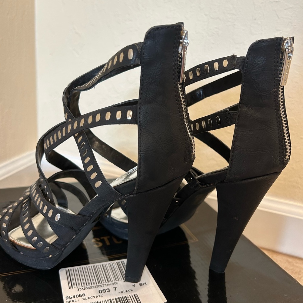 ◼️3xHP◼️Edgy Black Studded Strappy Heels EUC - Picture 6 of 8